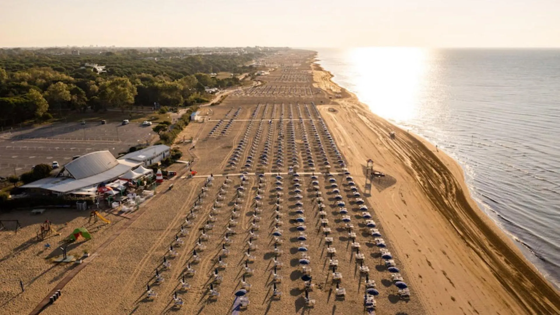 Relax In Our Serene Apartment - Beahost Rentals Bibione Italië